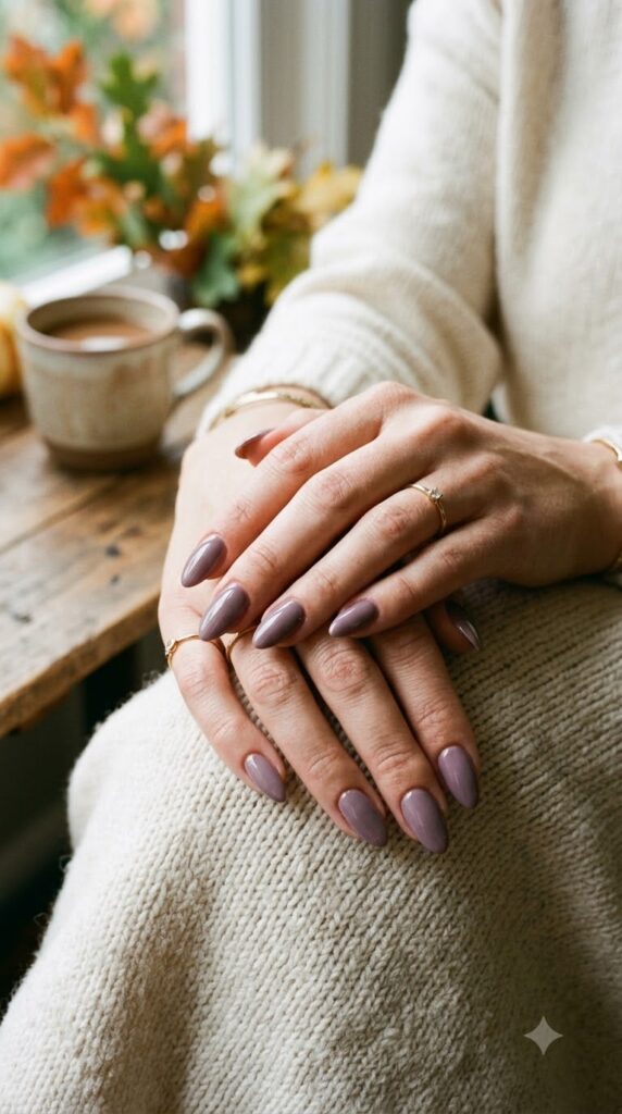Smoky mauve nails for a pretty September manicure